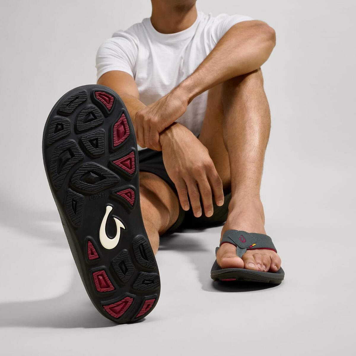 OLUKAI Hokua Men's Beach Sandals, Quick-Dry Flip-Flop Slides, Water Resistant & Wet Grip Rubber Soles, Compression Molded Footbed & Soft Comfort Fit - Image 8