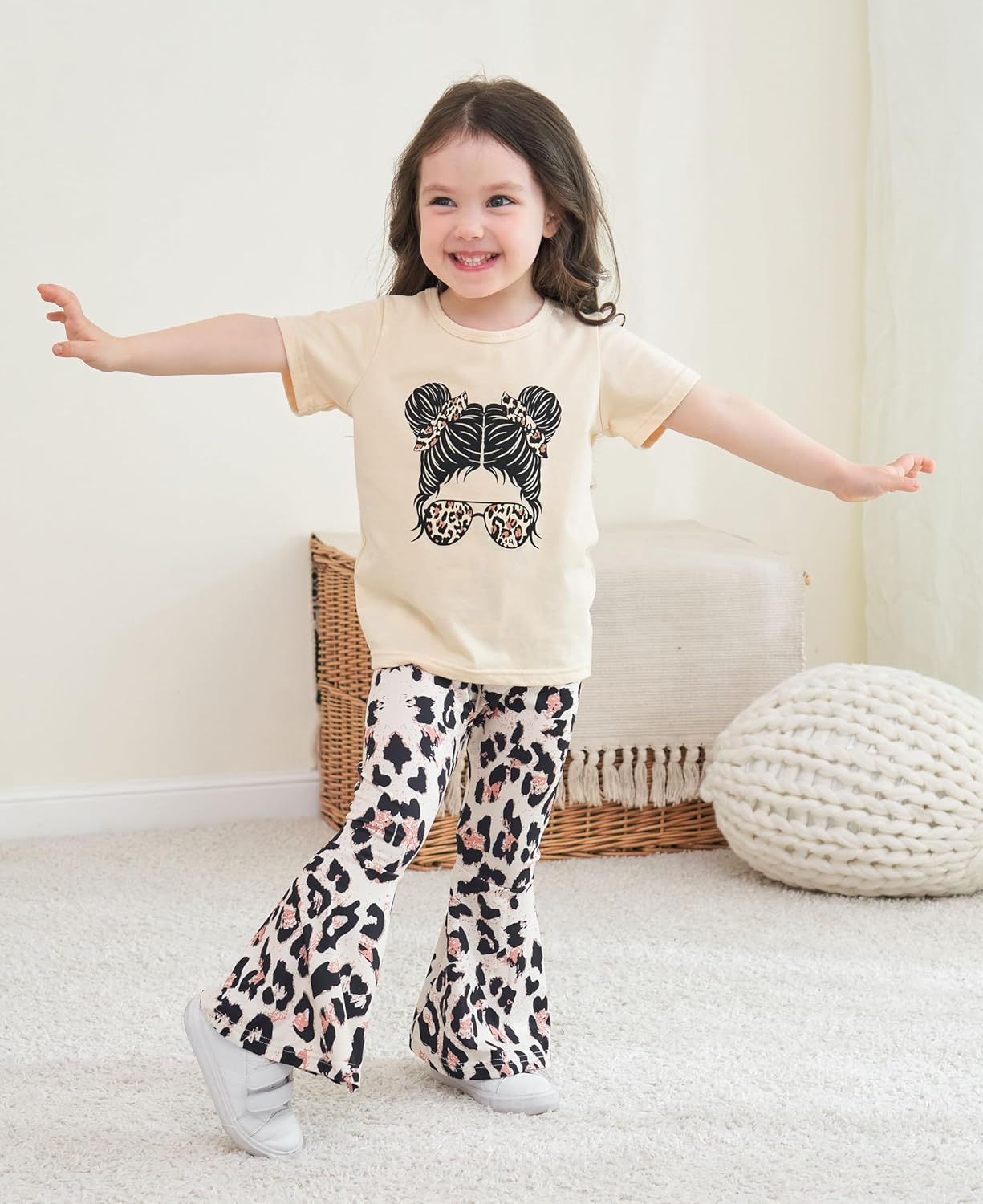 1759516388_Kids-Toddler-Girl-Clothes-Letter-Print-Graphic-Top-Leopard-Print-Flare-Leg-Pants-2PC-Summer-Clothing-Set.jpg Kids Toddler Girl Clothes Letter Print Graphic Top + Leopard Print Flare Leg Pants 2PC Summer Clothing Set - Image 3
