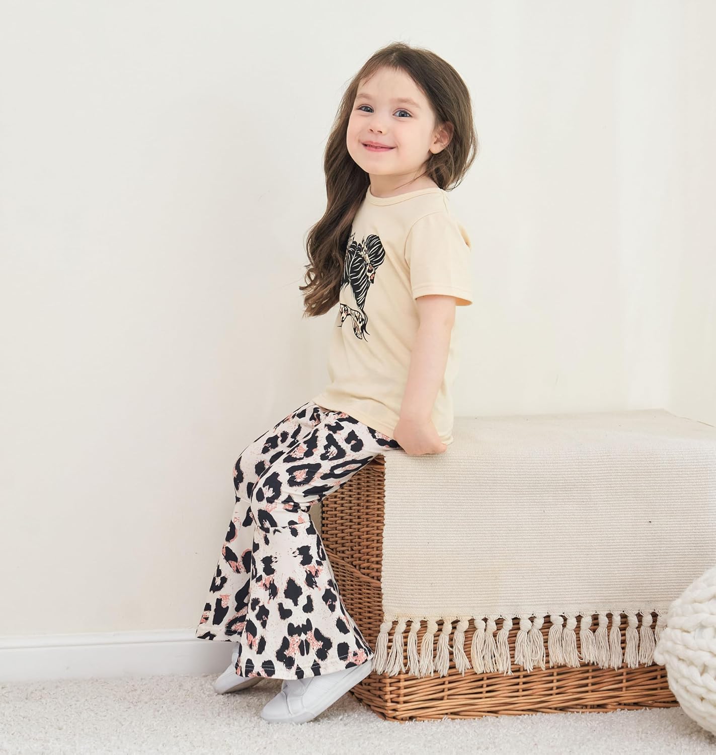 1759516400_Kids-Toddler-Girl-Clothes-Letter-Print-Graphic-Top-Leopard-Print-Flare-Leg-Pants-2PC-Summer-Clothing-Set.jpg Kids Toddler Girl Clothes Letter Print Graphic Top + Leopard Print Flare Leg Pants 2PC Summer Clothing Set - Image 9