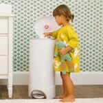Munchkin® Arm & Hammer Diaper Pail Snap, Seal & Toss™ Refill Bags, Holds up to 600 Newborn Diapers, 20 Pack - Image 10