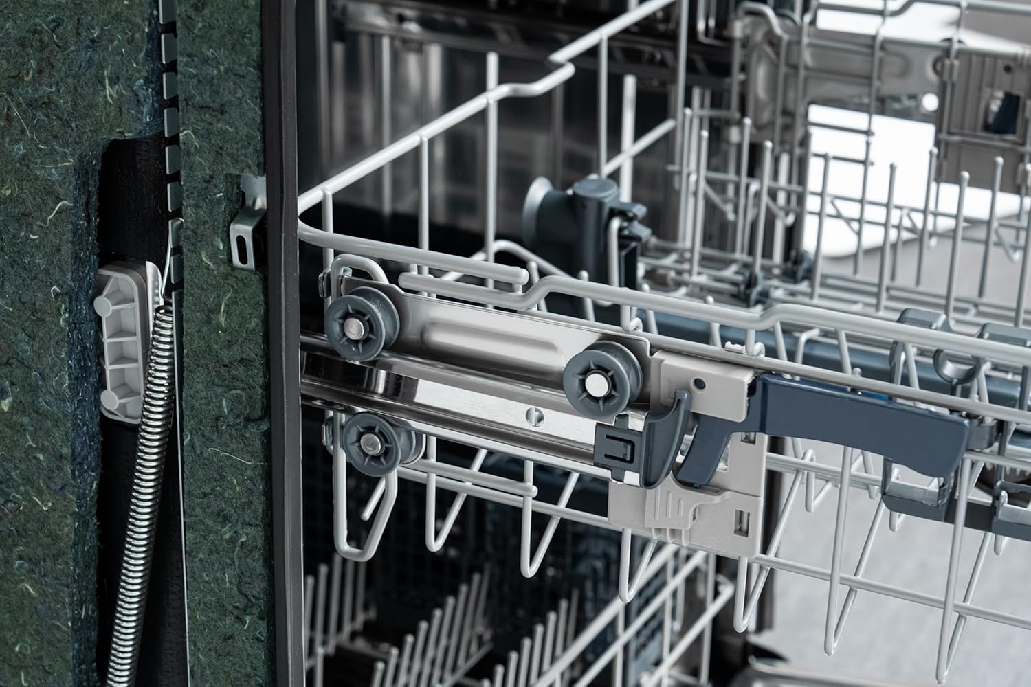 1760477045_KoolMore-KM-DW2445-PR-24-in.-Panel-Ready-14-Place-Settings-45-DB-Dishwasher-in-Stainless-Steel-UL-and-Energy-Star-Certified.jpg KoolMore KM-DW2445-PR 24 in. Panel Ready 14 Place Settings 45 DB Dishwasher in Stainless-Steel, UL and Energy Star Certified - Image 14